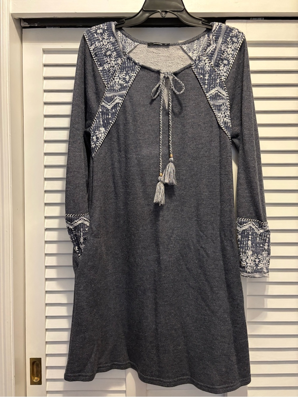 Annabelle Long-Sleeve Tassel Knit Dress in Charcoal and White